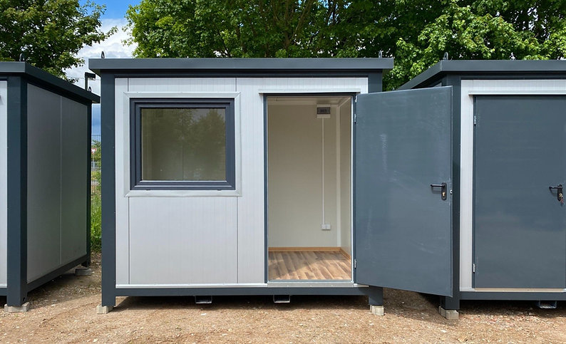 130d33_c1dfdf6f118c4e0fb9b0142a8c84681bmv2-1.jpg Container 3x2,40m – Bild 1